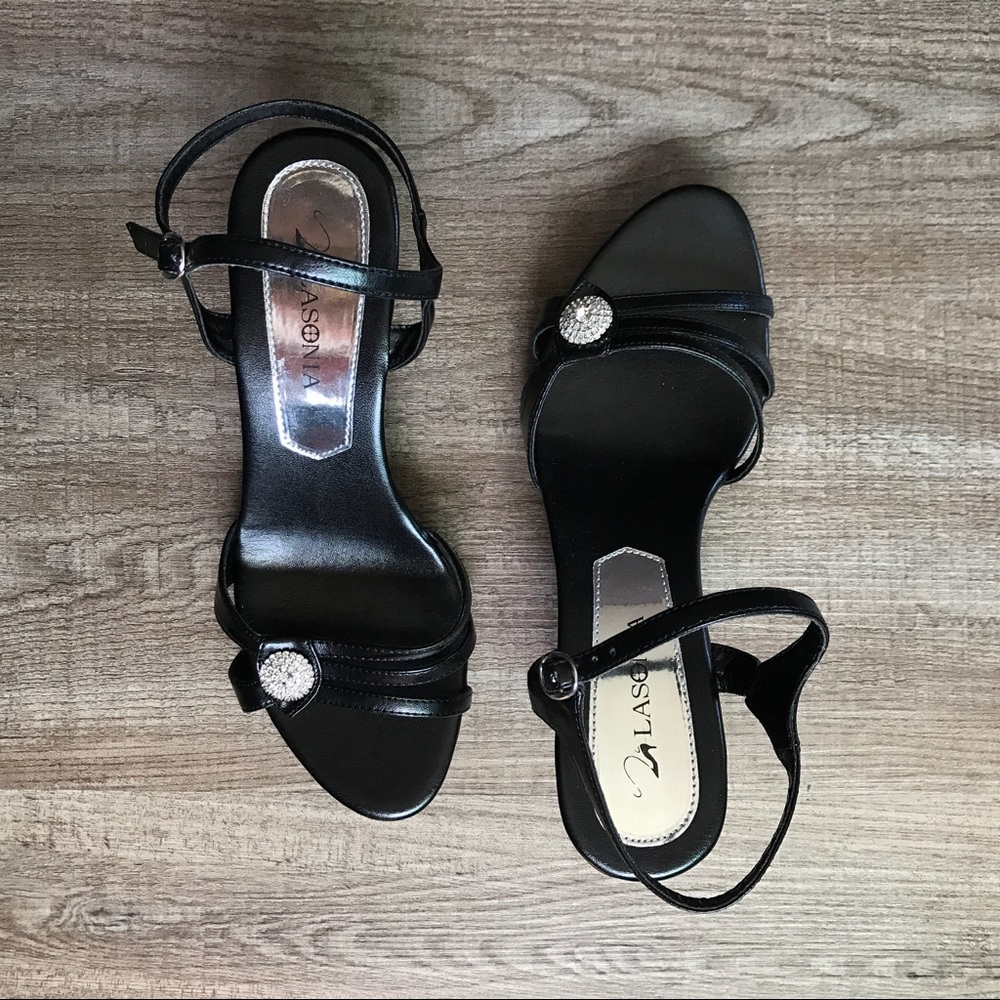 BLACK KITTEN HEEL DIAMOND STUD